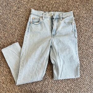 Gap Woman's Highrise Mom Jean